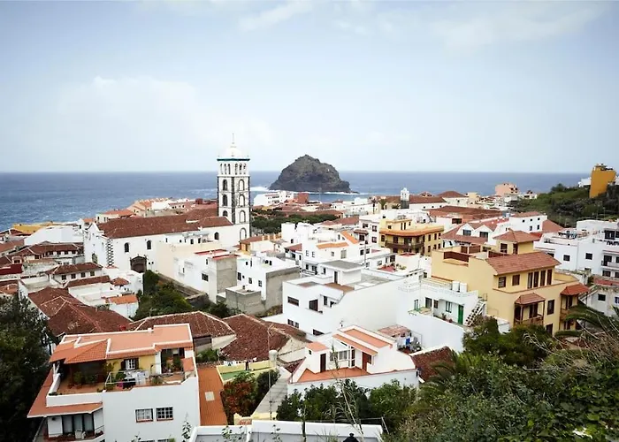 Salva Reina Apartman *