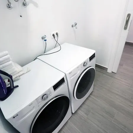 Salva Reina Apartment *